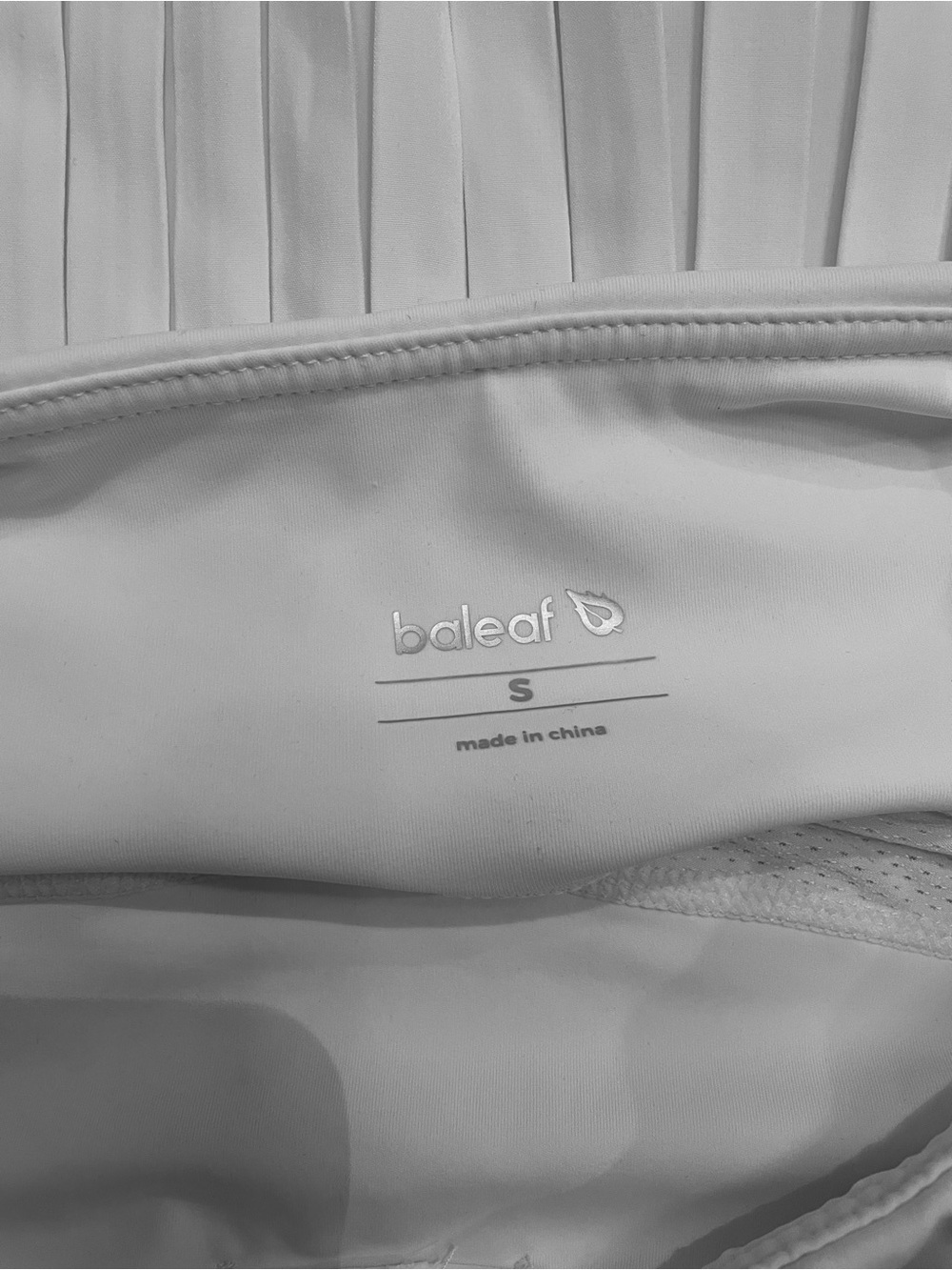 Baleaf White Pleated Mini Skirt with Zip Pocket - Picture 3 of 3